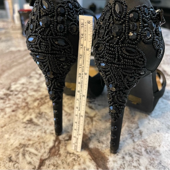 Gianni Bini embellished heels - Picture 3 of 10